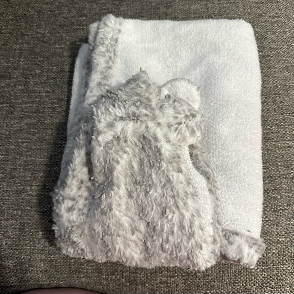 little giraffe hooded baby towel